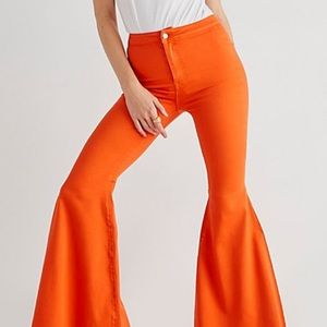 Free people Just Float on Flare Jeans orange!